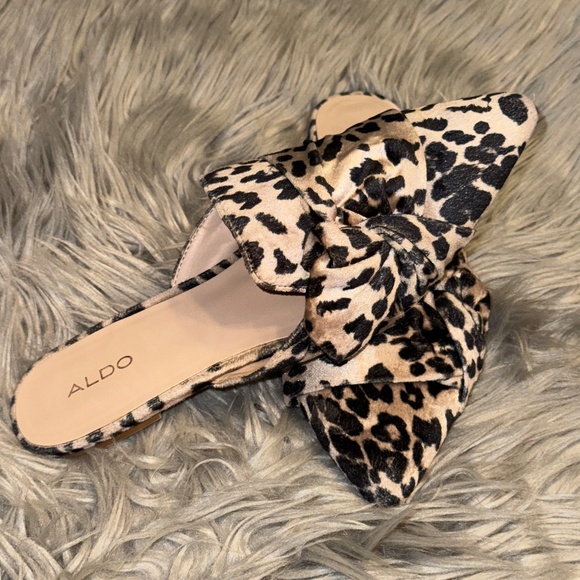 EUC Aldo Leopard Print Knotted Pointed Toe Mule Flats Size 8.5 - Picture 2 of 11